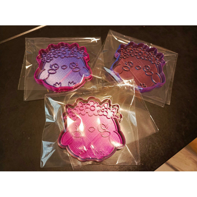 Pollita de pascua con flores