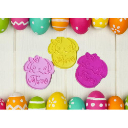 Conejita en cascaron